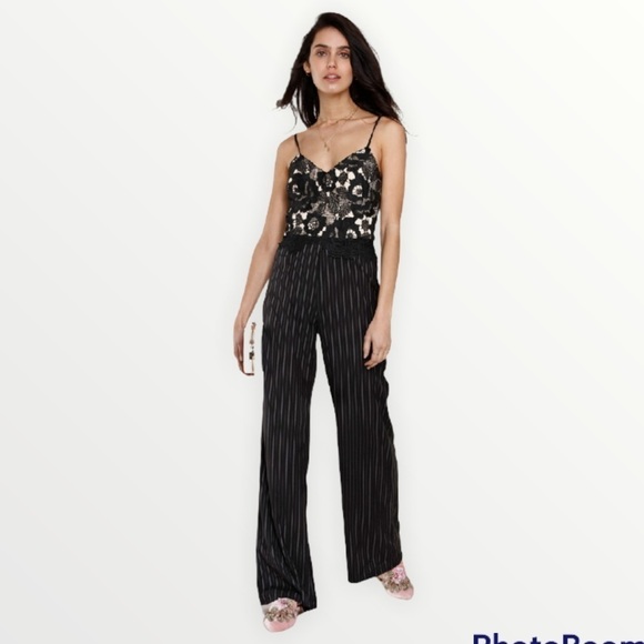 NWT HEARTLOOM x REVOLVE Mona Lace Pinstripe Wide Leg Jumpsuit, Size Large - Picture 1 of 8